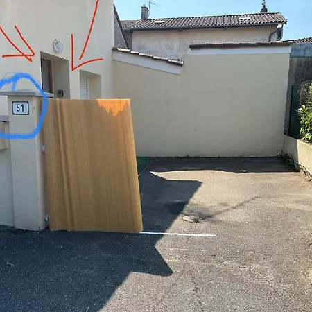 Le Petit Prince , Jolie Maisonnette Terrasse Netflix Parking Prive Jeux De Societe Bourg-en-Bresse Exterior foto