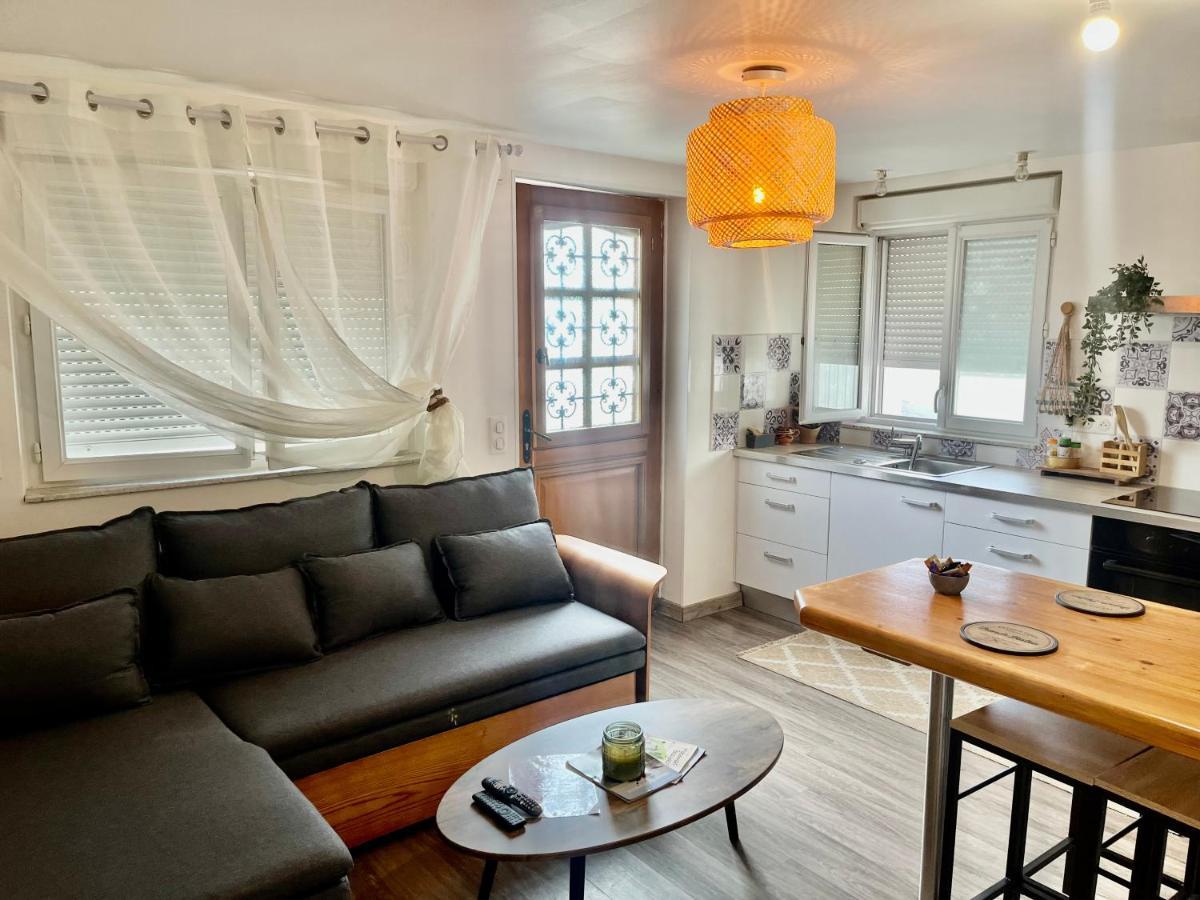 Le Petit , Jolie Maisonnette Terrasse Netflix Parking Prive Jeux De Societe Apartment