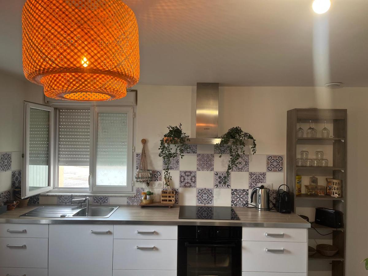 Le Petit , Jolie Maisonnette Terrasse Netflix Parking Prive Jeux De Societe Apartment Bourg-en-Bresse
