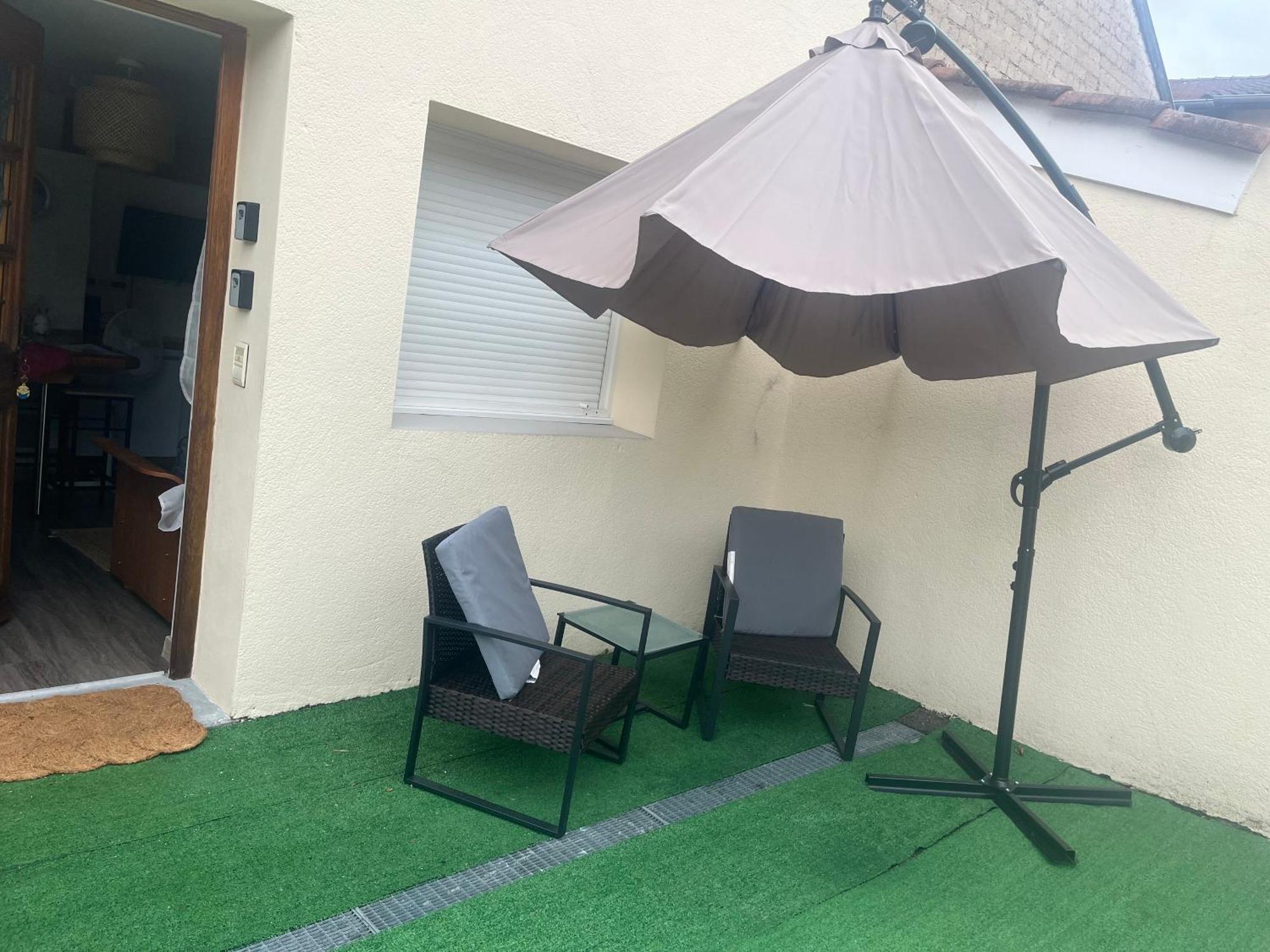 Le Petit , Jolie Maisonnette Terrasse Netflix Parking Prive Jeux De Societe Apartment Bourg-en-Bresse